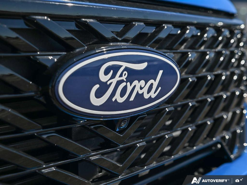 NEW 2026 Ford Maverick Lariat - Velocity Blue Metallic Exterior / BLACK ONYX, ACTIVEX TRIMMED HEATED FRONT BUCKET SEATS Interior - $50,123 - Stock #E60973 - VIN 3FTTW8SA2TRB27708 - Photo 9