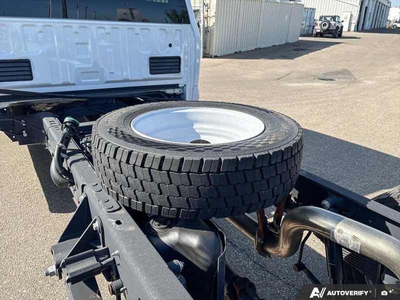 USED 2026 Ford Super Duty F-550 DRW XLT - Oxford White Exterior / MEDIUM DARK SLATE CLOTH Interior - $89,998 - Stock #EP4753 - VIN 1FD0W5HT6TEC08851 - Photo 12