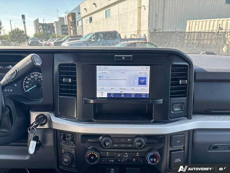 USED 2026 Ford Super Duty F-550 DRW XLT - Oxford White Exterior / MEDIUM DARK SLATE CLOTH Interior - $89,998 - Stock #EP4753 - VIN 1FD0W5HT6TEC08851 - Photo 19