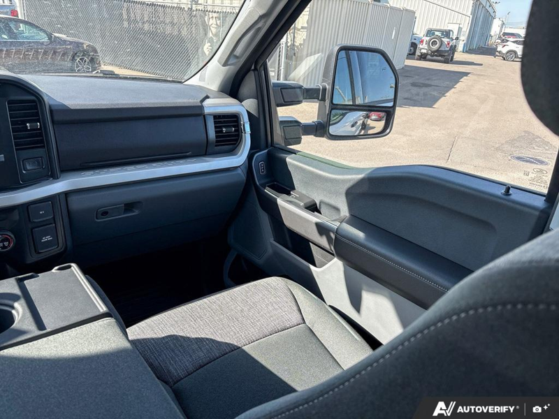 USED 2026 Ford Super Duty F-550 DRW XLT - Oxford White Exterior / MEDIUM DARK SLATE CLOTH Interior - $89,998 - Stock #EP4753 - VIN 1FD0W5HT6TEC08851 - Photo 25