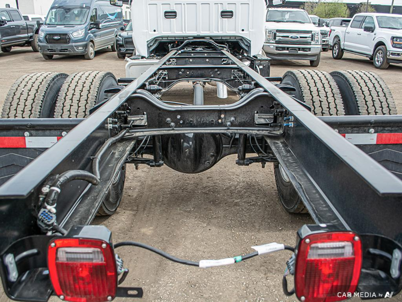 NEW 2026 Ford Super Duty F-750 Reg Cab - Oxford White Exterior / STEEL GRAY CLOTH Interior - $119,946 - Stock #E60003 - VIN 1FDPF7DX4TDF00667 - Photo 11