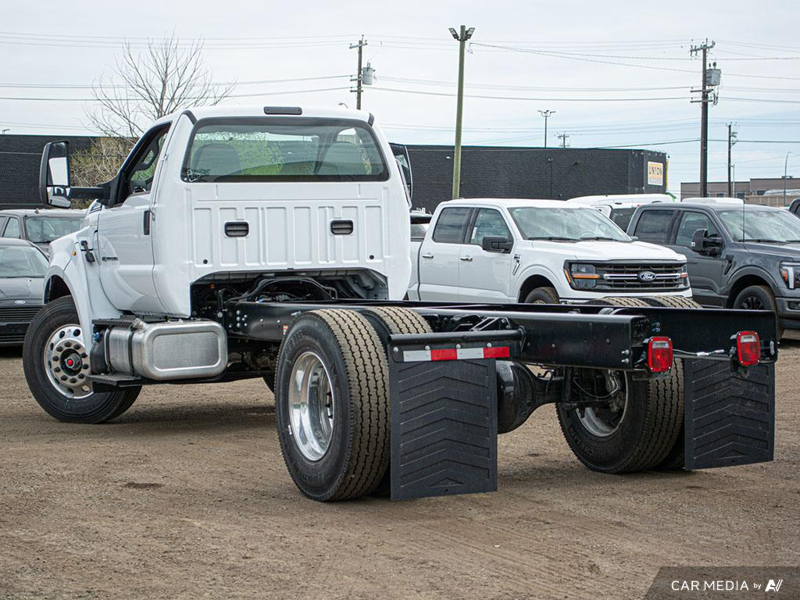NEW 2026 Ford Super Duty F-750 Reg Cab - Oxford White Exterior / STEEL GRAY CLOTH Interior - $119,946 - Stock #E60003 - VIN 1FDPF7DX4TDF00667 - Photo 4