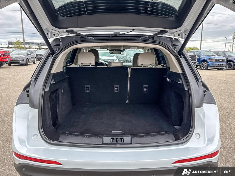 USED 2026 Lincoln Corsair Reserve - Crystal White Tricoat Exterior - $61,937 - Stock #EP4715 - VIN 5LMCJ2DA0TUL00085 - Photo 12