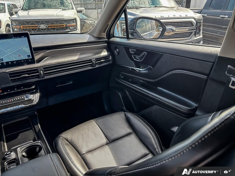 USED 2026 Lincoln Corsair Reserve - Asher Grey Metallic Clearcoat Exterior / EBONY, PREMIUM LEATHER-TRIMMED HEATED/VENTILATED CAPTAIN'S CHAIR Interior - $57,077 - Stock #EP4718 - VIN 5LMCJ2DA1TUL00077 - Photo 25
