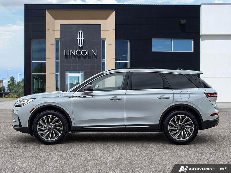 USED 2026 Lincoln Corsair Reserve - Crystal White Tricoat Exterior - $61,937 - Stock #EP4715 - VIN 5LMCJ2DA0TUL00085 - Photo 3